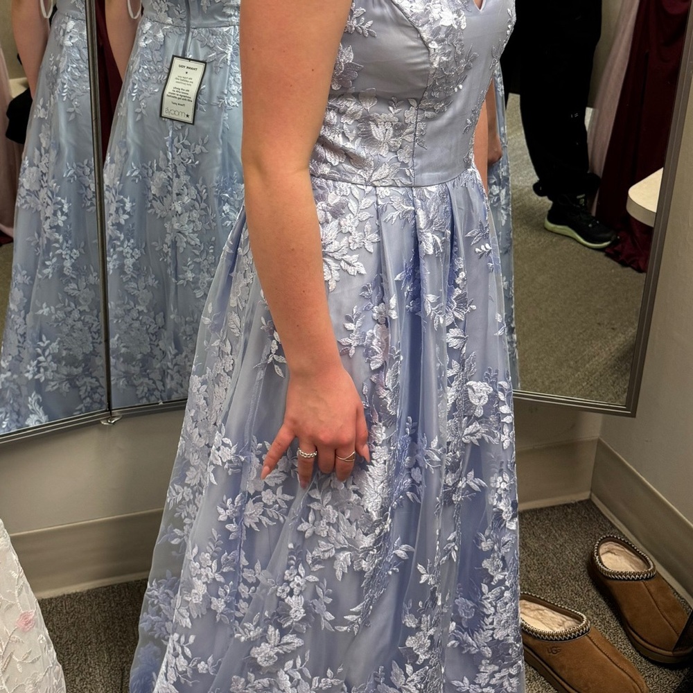 Beautiful gown, on tried on NWT